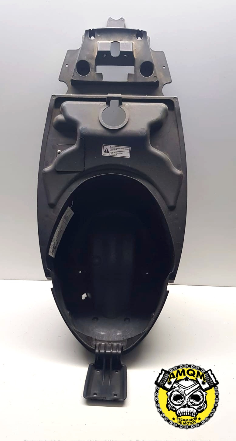 baul bajo asiento 30