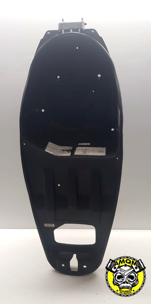 baul bajo asiento 20