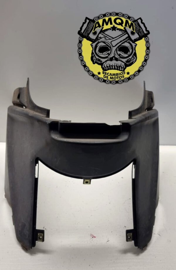 tapa bajo asiento 10 1