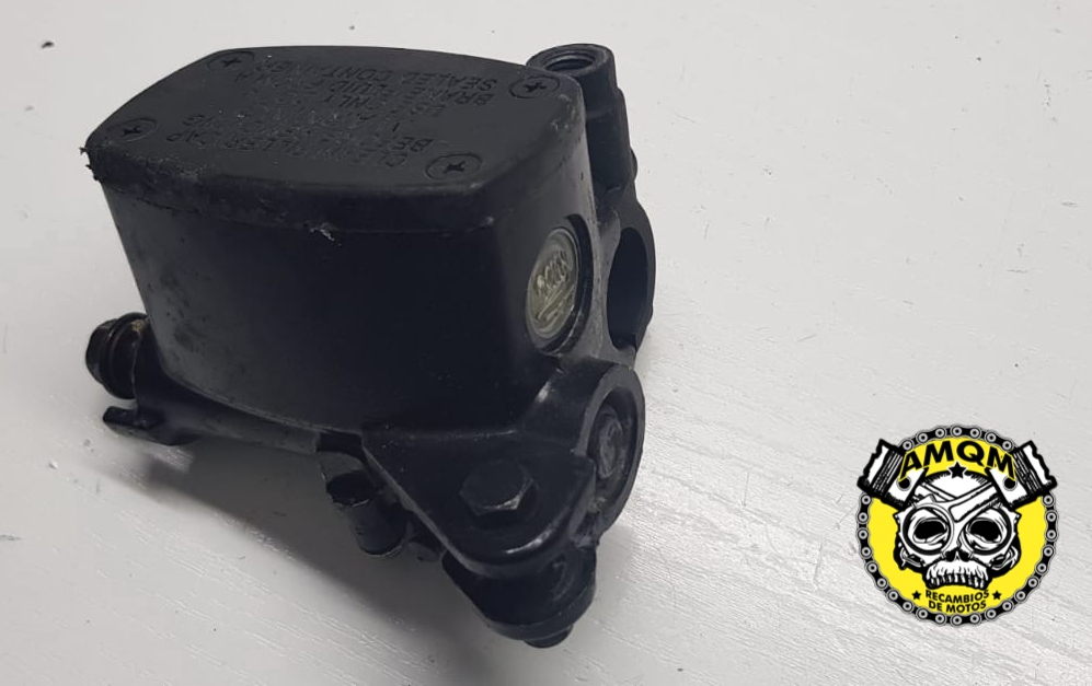 bomba delantera izquierda 40