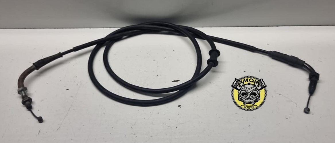 SOn 2 cables gas