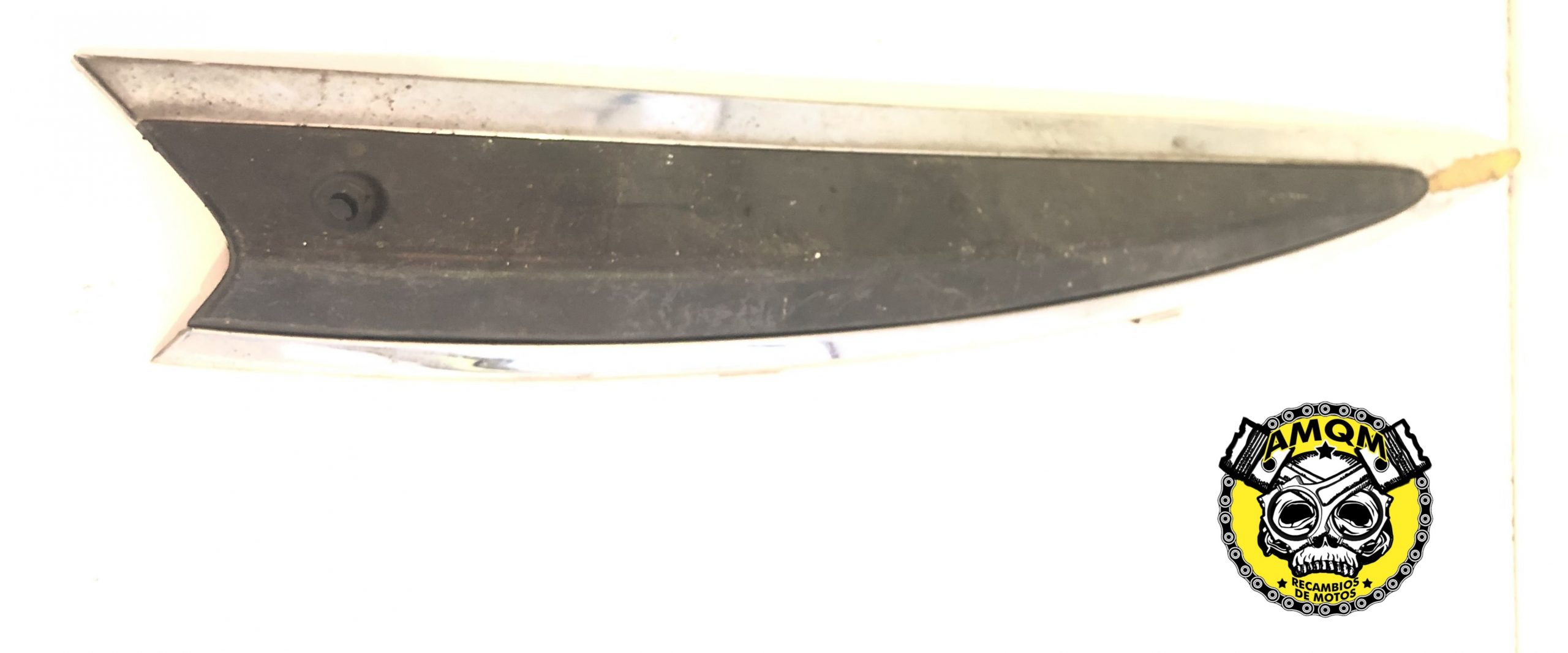 Embellecedor de frontal lado derecho 3 10E min