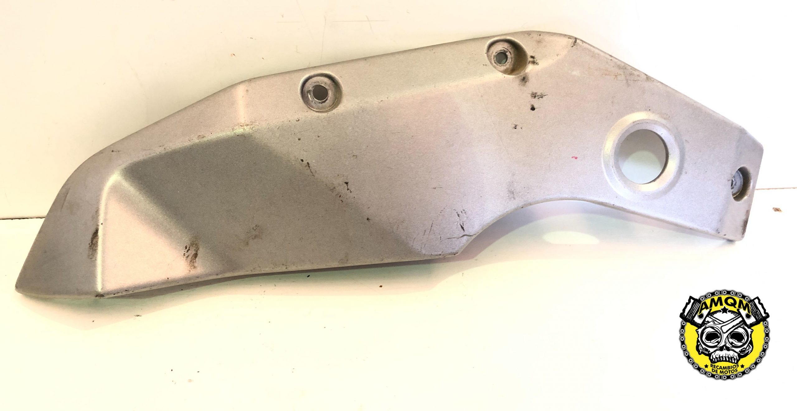 Embellecedor de chasis lado izquierdo 20E min