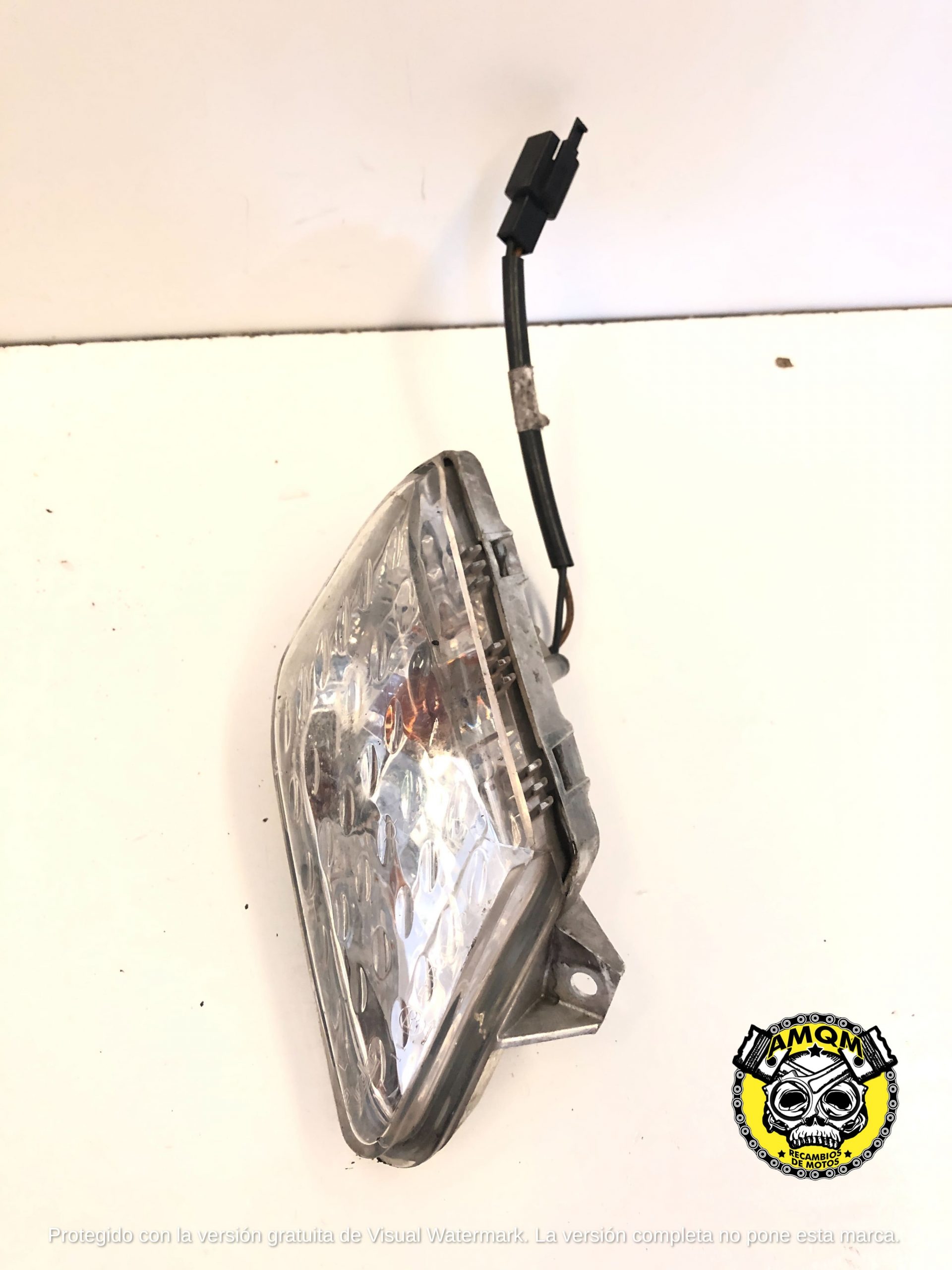 intermitente delantero izquierdo 10E 2 1