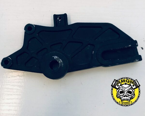 soporte de pinza freno trasero 19E