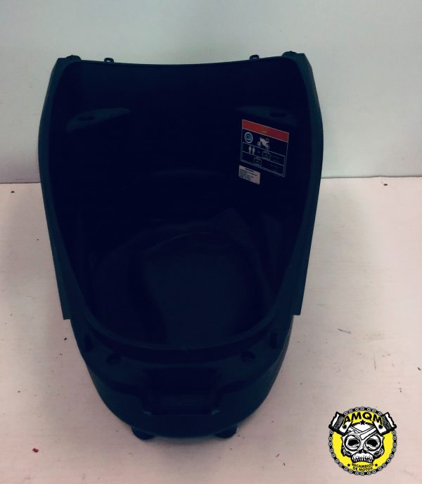 baul bajo asiento 30E 2