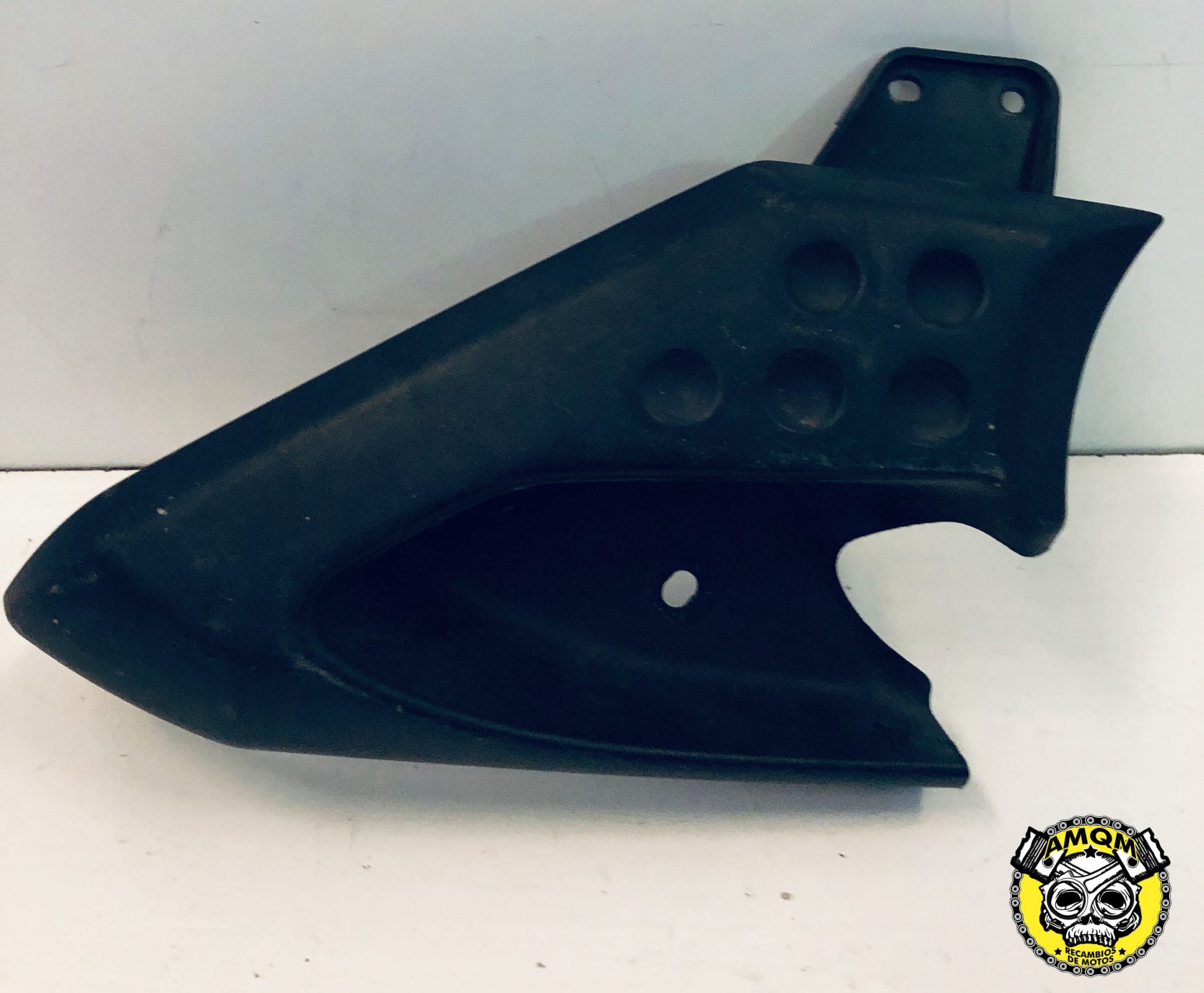 embellecedor de boomerang derecho 10E