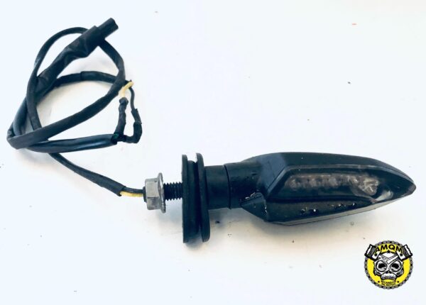 intermitente delantero izquierda 30E