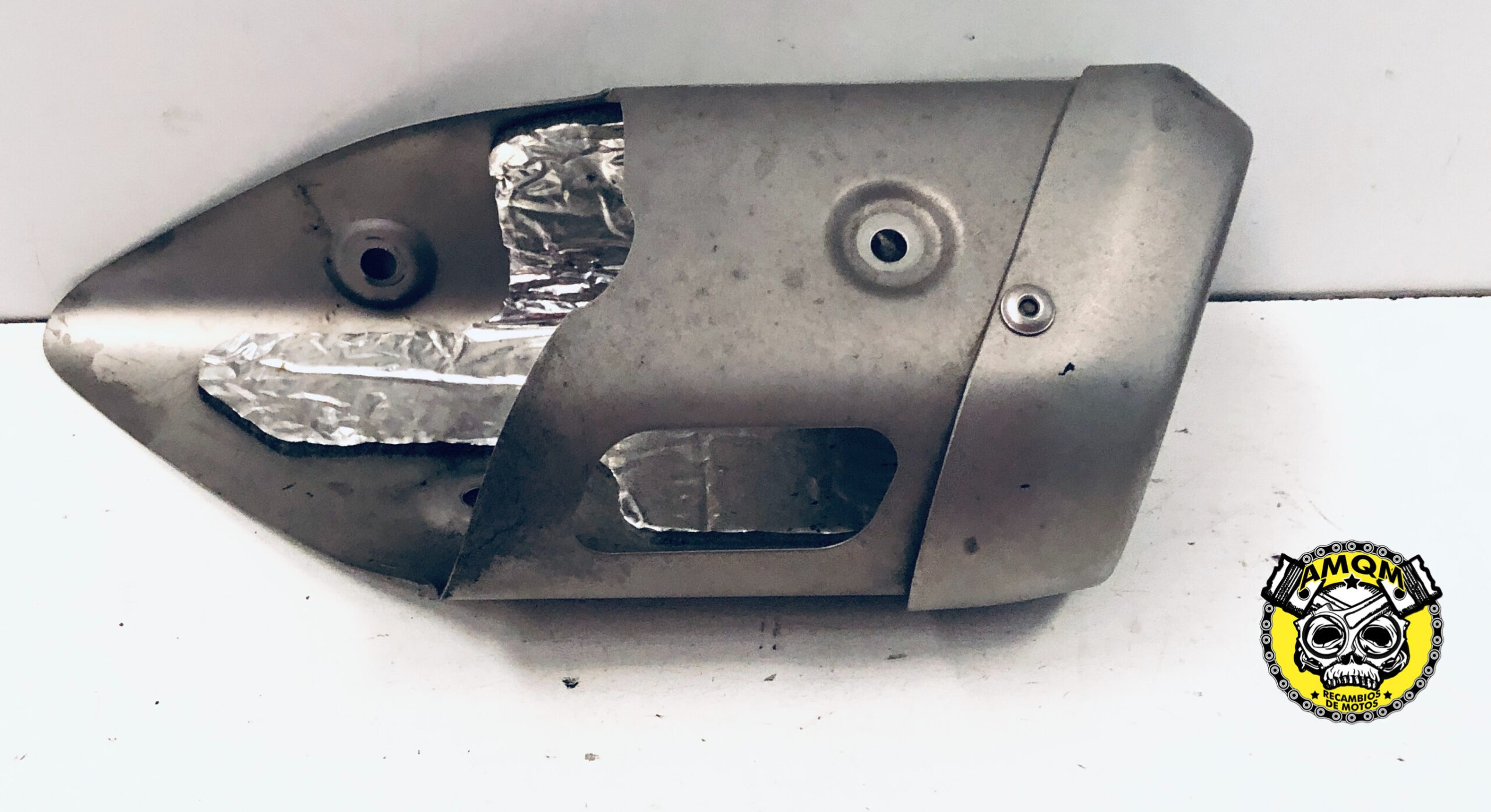 embellecedor de escape 40E 1