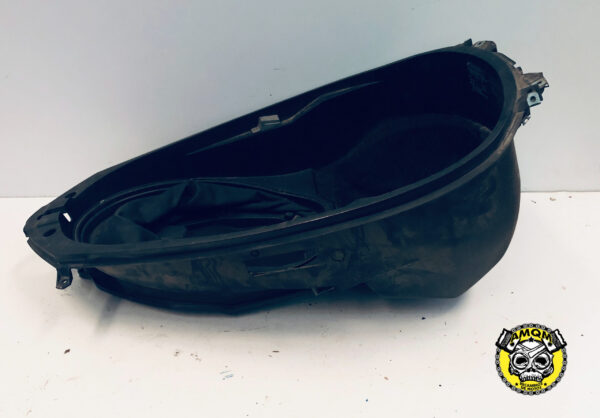 baul bajo asiento 100E