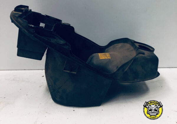 baul bajo asiento 20E 1