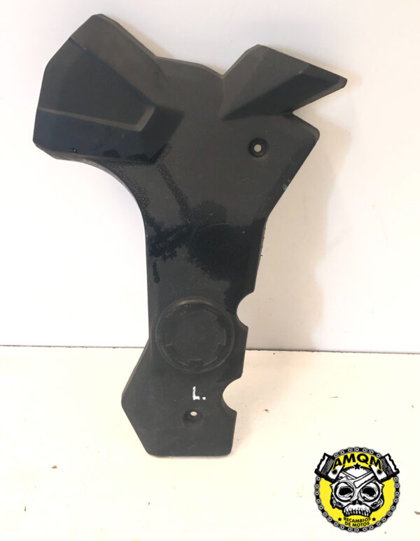 embellecedor de chasis izquierdo 25